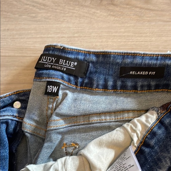 Judy Blue Straight Leg Jeans - Picture 3 of 3